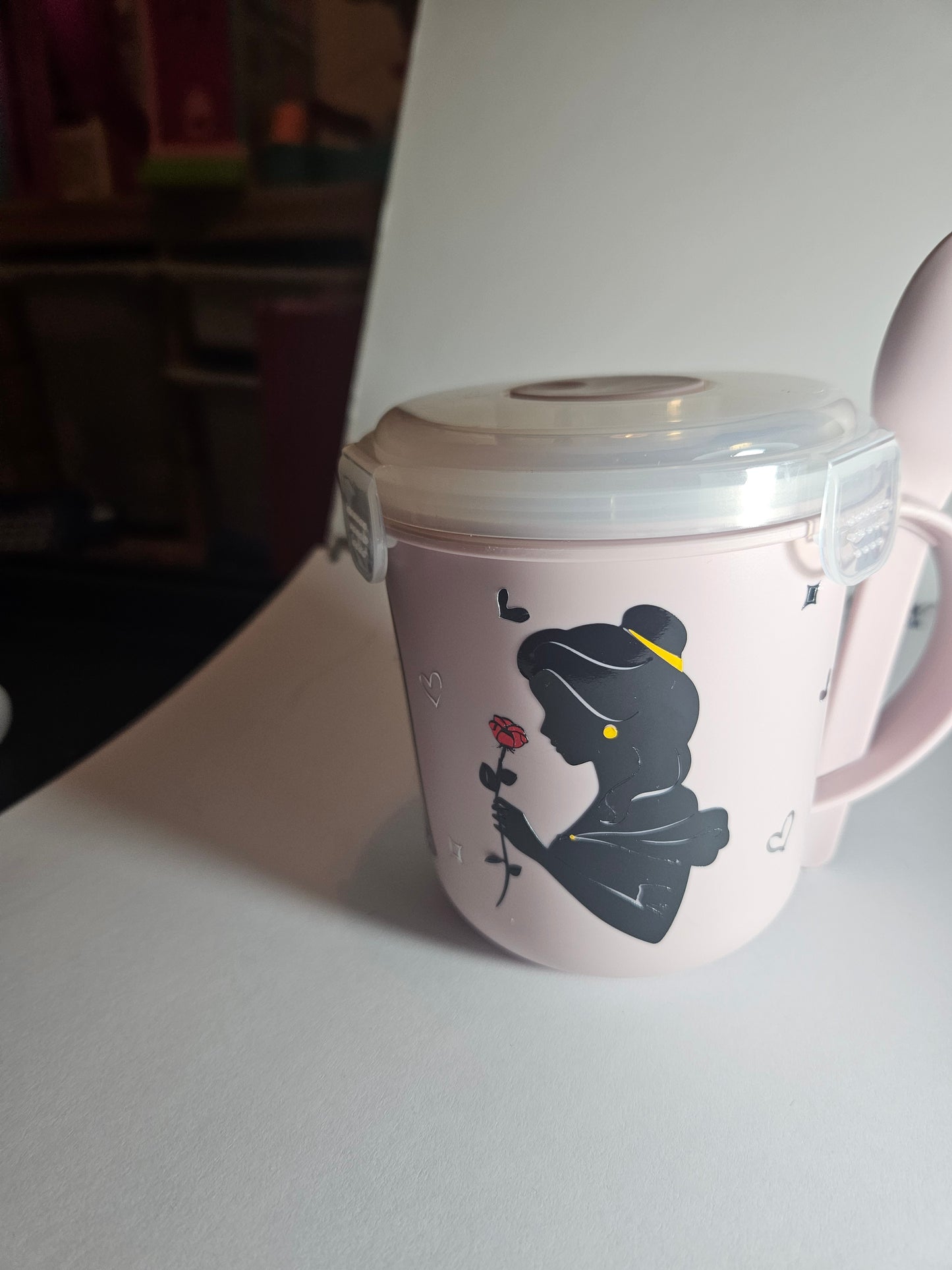 Soup/snack pot with spoon